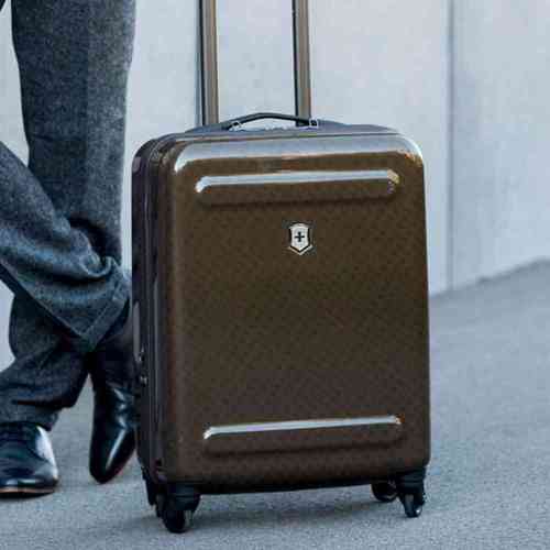 Ремонт дорожных чемоданов в Перми и продажа фурнитуры для чемодана: колеса, выдвижные ручки, молнии